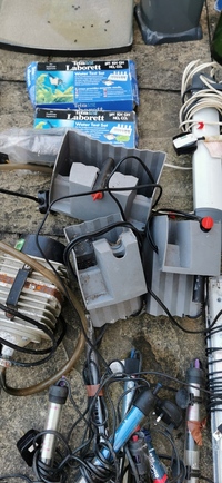 Huge job lot of fish house stuff- tanks, externals, powerheads, heaters, airpumps, lights etc etc